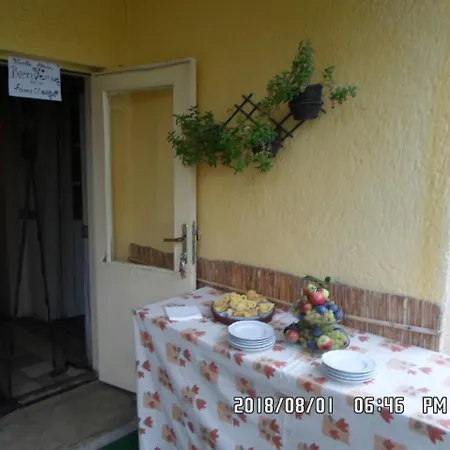 Nyolc Szilvafas Haz Homestay Tiszakurt