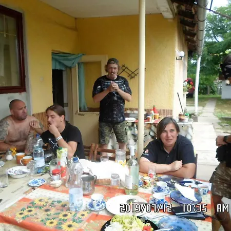 Homestay Nyolc Szilvafas Haz Tiszakurt